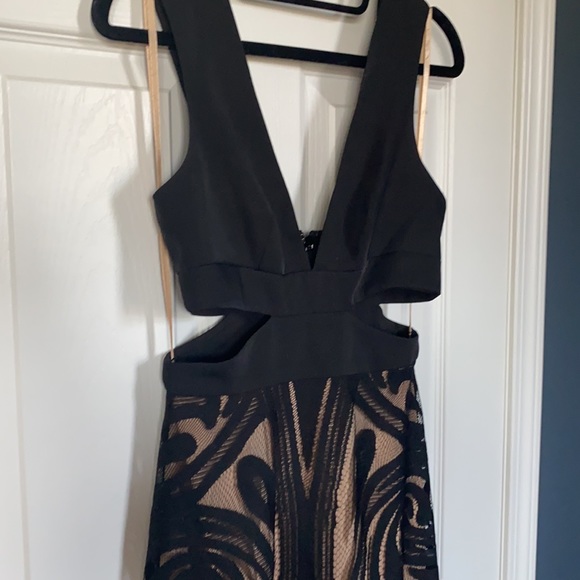 BCBG MAXAZRIA Marilyne Dress - Picture 3 of 13